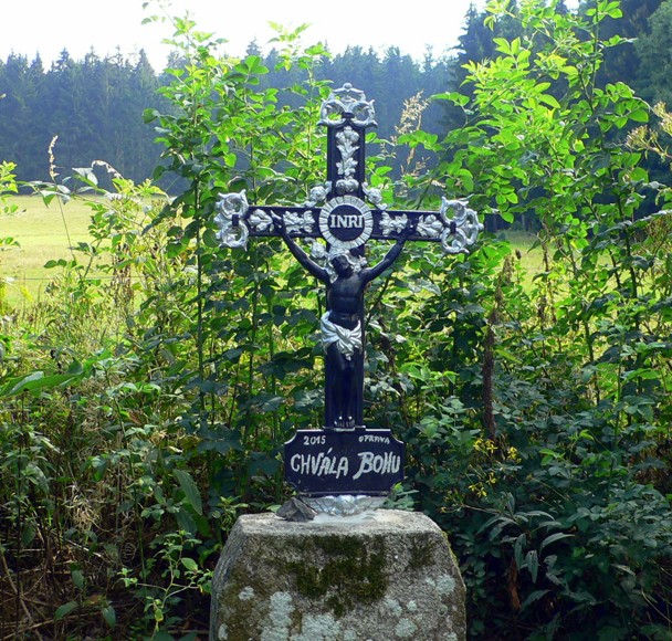 Obnovený křížek po cestě z Děpoltic do Matějovic

